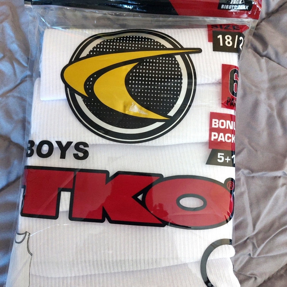 Boys A-Shirt sz 18-20 runs small